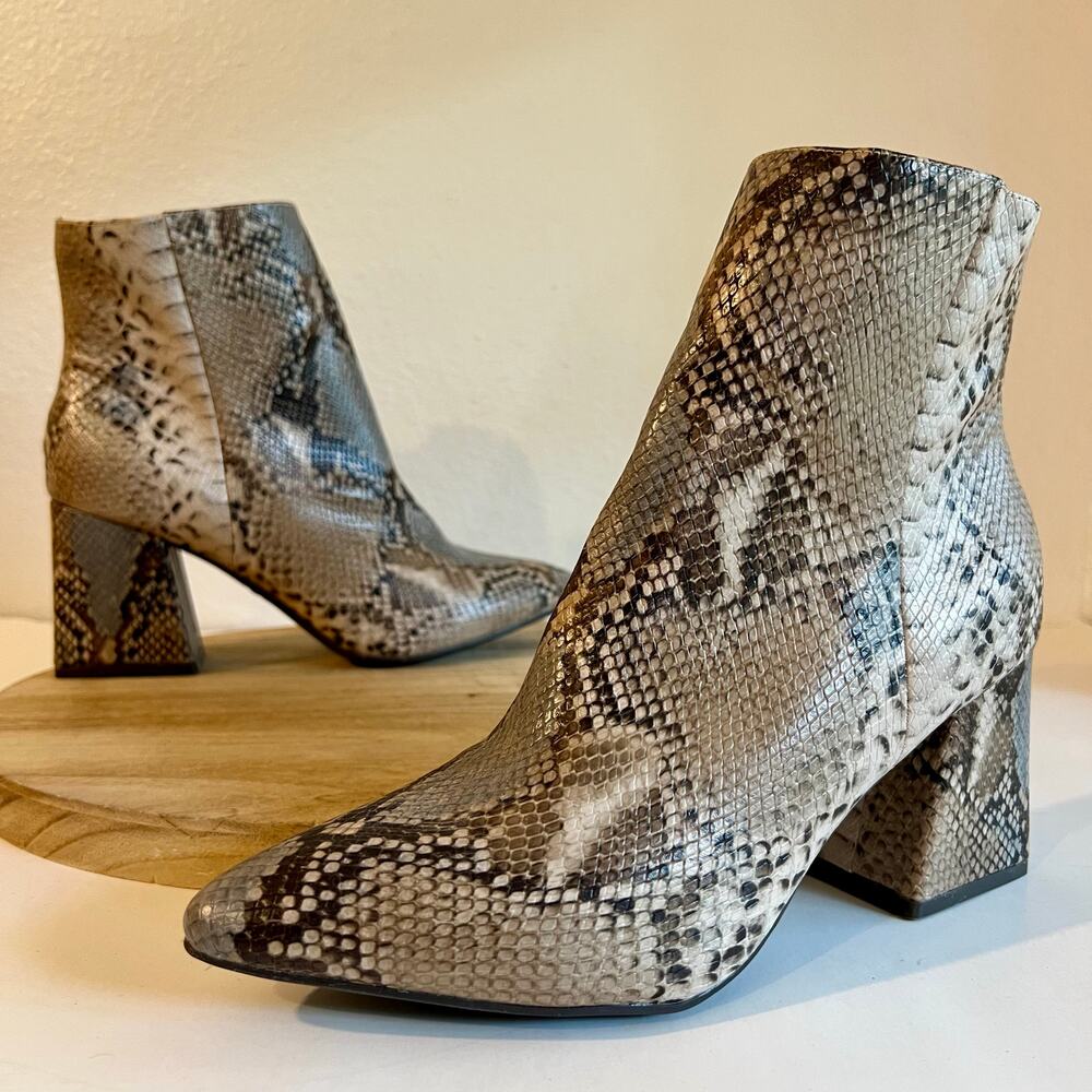 Bamboo Sage Vegan Leather Snake Skin Zipper Pointed Toe Block Heel Size 10